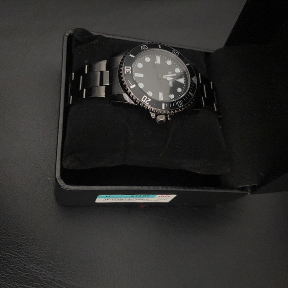 Hennessy Watch - Picture 1 of 5